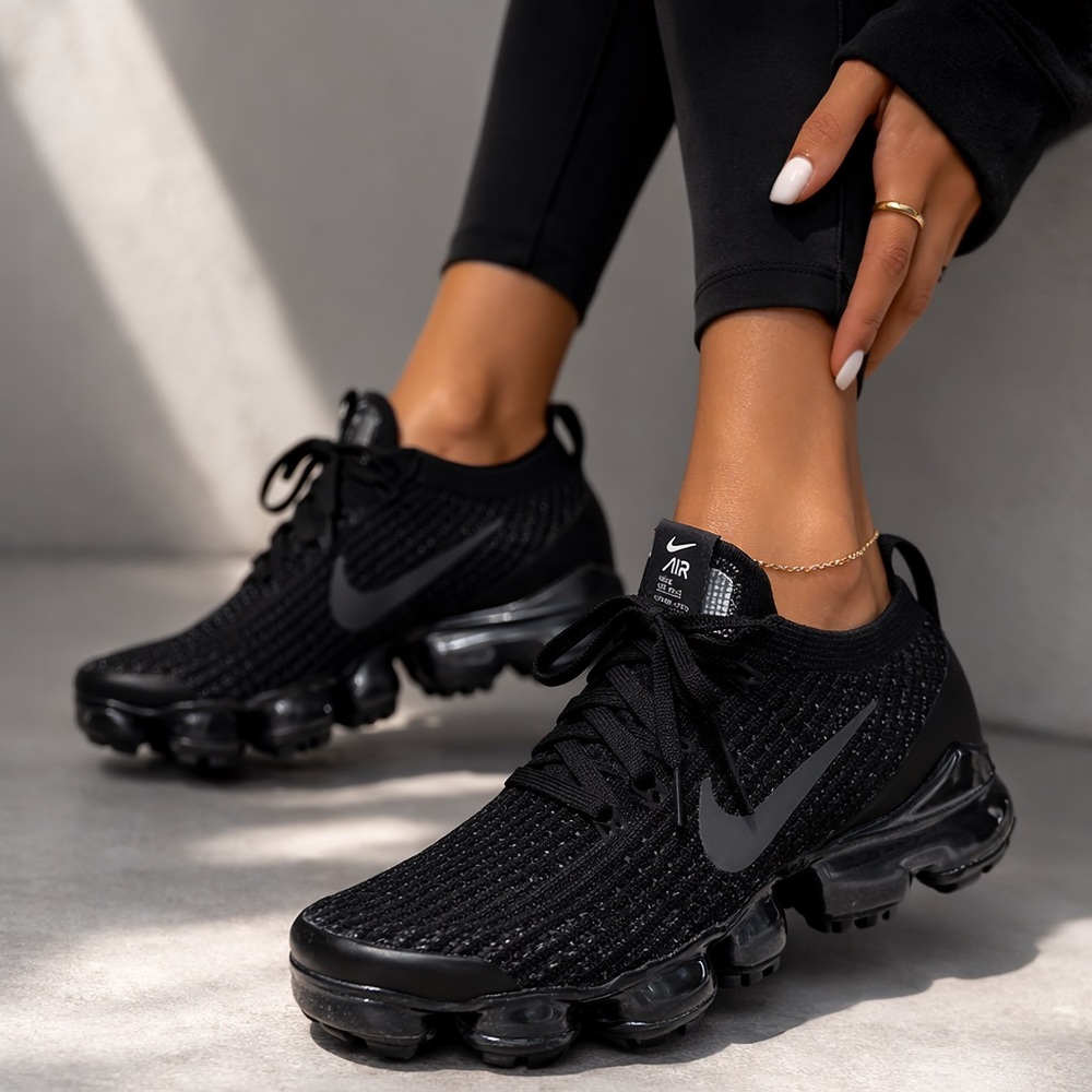 Nike Air VaporMax Flyknit 3 Triple Black Women’s Size 6